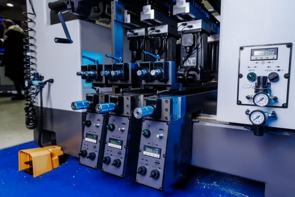 Автоматический сверлильно-присадочный станок KDT-6022NS