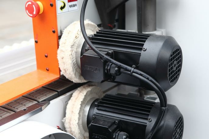 Кромкооблицовочный автоматический станок HOLD HD782