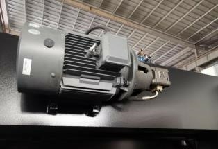 Листогибочный гидравлический пресс с ЧПУ MetalTec HBC 1000/6000