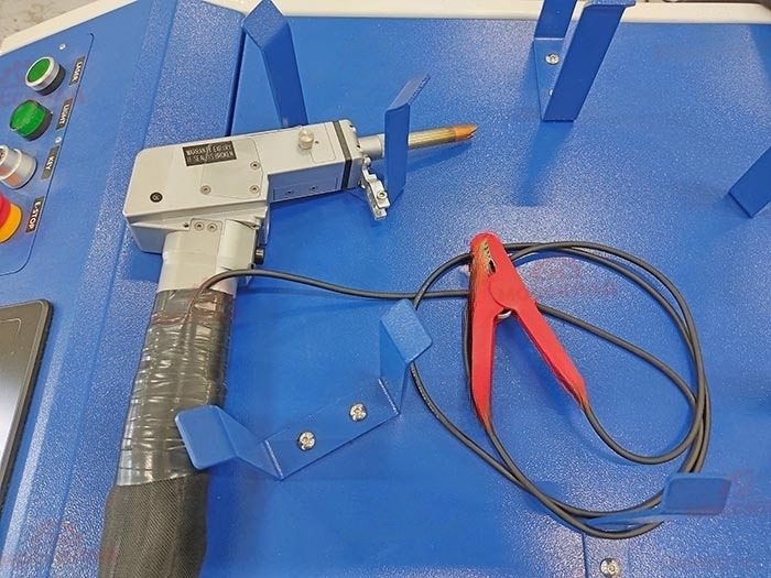 Волоконно-лазерный сварочный аппарат MFKY-W-HW1000-C 1кВт IPG с механизмом подачи проволоки