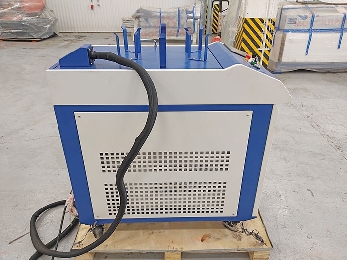 Волоконно-лазерный сварочный аппарат MFKY-W-HW1500-C 1.5кВт JPT с механизмом подачи проволоки