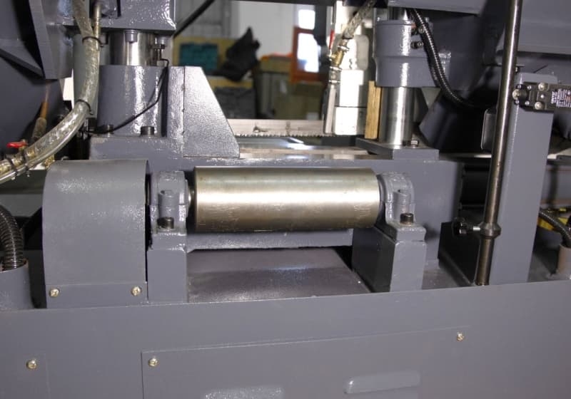 Ленточнопильный двухколонный станок Metal Master MGH-300