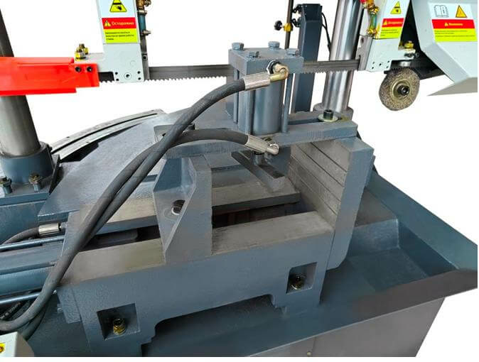 Полуавтоматический ленточнопильный станок MetalMaster MGH-600 Z60