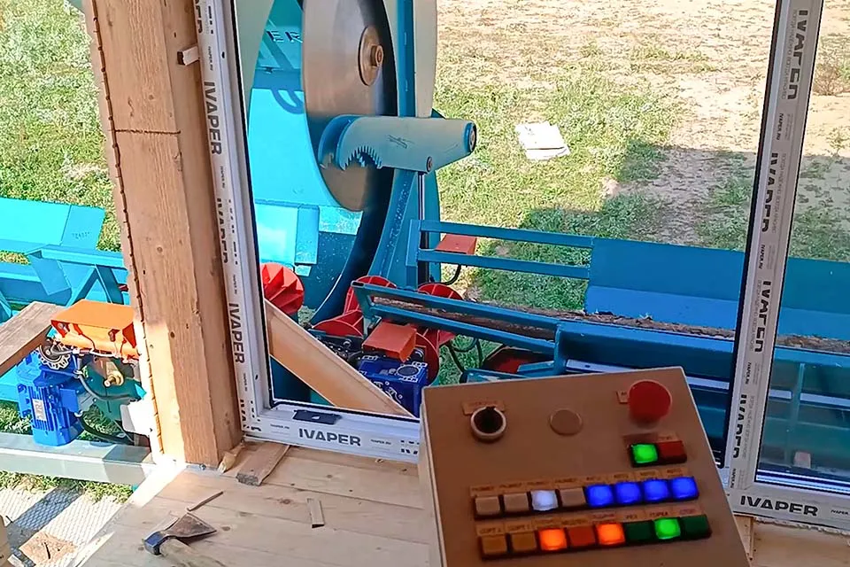 Раскряжевочно - дровокольная линия Cronver DRS 1250