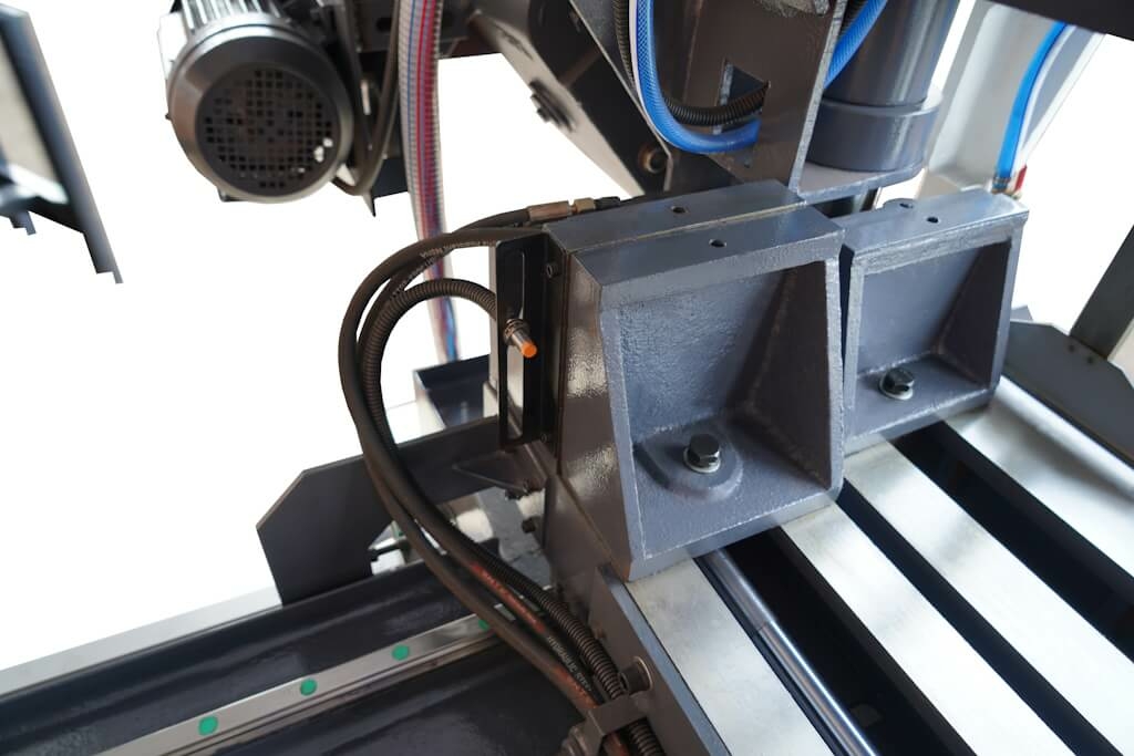 Автоматический ленточнопильный станок MetalMaster MSK 400 Е