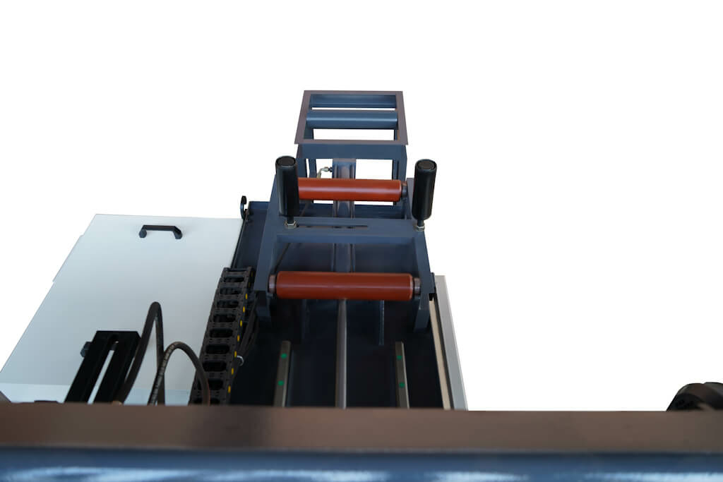 Автоматический ленточнопильный станок MetalMaster MSK 400 Е