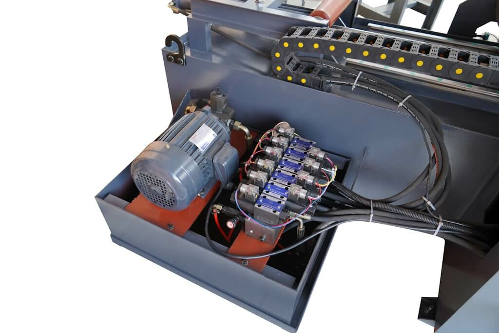 Автоматический ленточнопильный станок MetalMaster MSK 350 Е