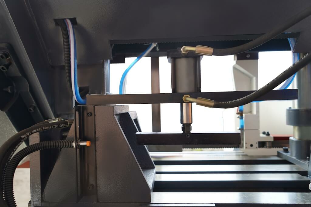 Автоматический ленточнопильный станок MetalMaster MSK 400 Е