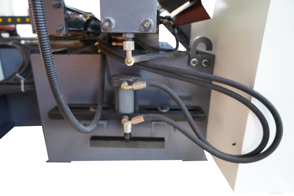 Автоматический ленточнопильный станок MetalMaster MSK 400 Е