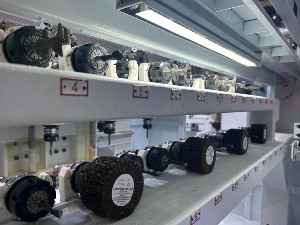 Пятиосевой  обрабатывающий центр Changfeng CF-SC4×3ATC4