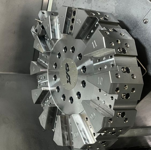 Токарный станок с наклонной станиной KTH 60/600