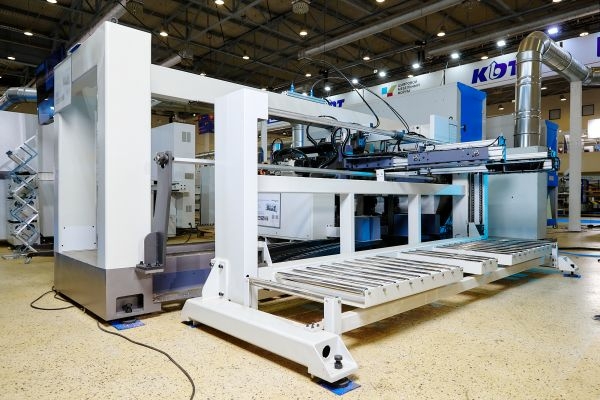 Автоматический сверлильно-присадочный станок KDT-6042NSL