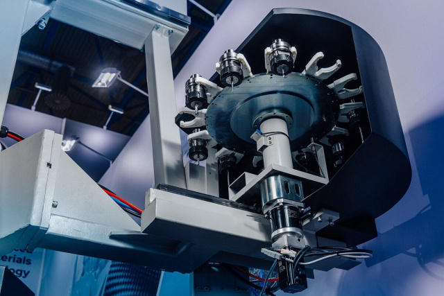 Пятиосевой обрабатывающий центр с ЧПУ QUADRO SPRINT X5