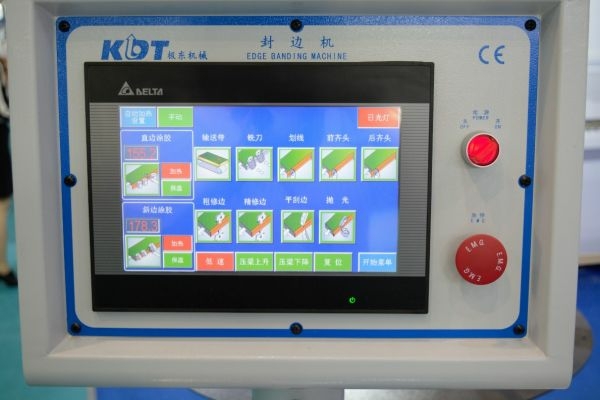 Автоматический кромкооблицовочный станок KDT KE-396JB