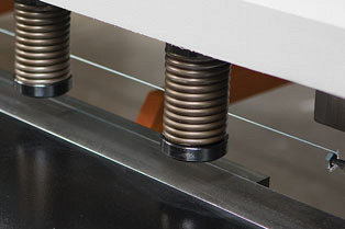 Электромеханические гильотинные ножницы ERMAKSAN GMR