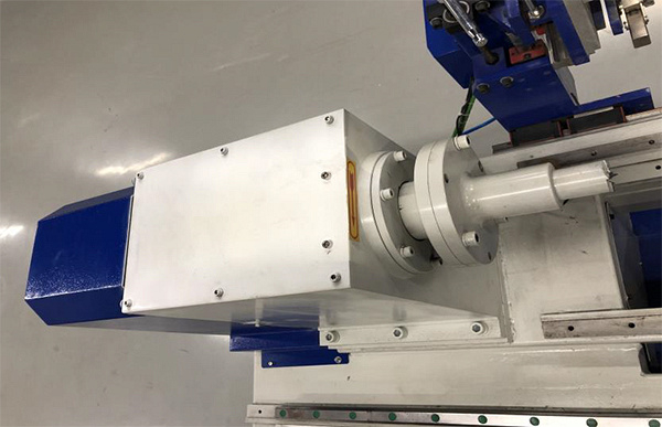 Токарный центр с ЧПУ с автозагрузкой заготовок Beaver 12D4 AUTO