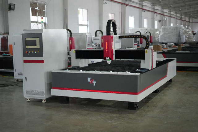 Оптоволоконная установка лазерного раскроя L3