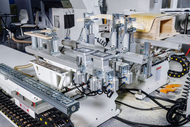 Пятиосевой обрабатывающий центр QUADRO TEOS ATC