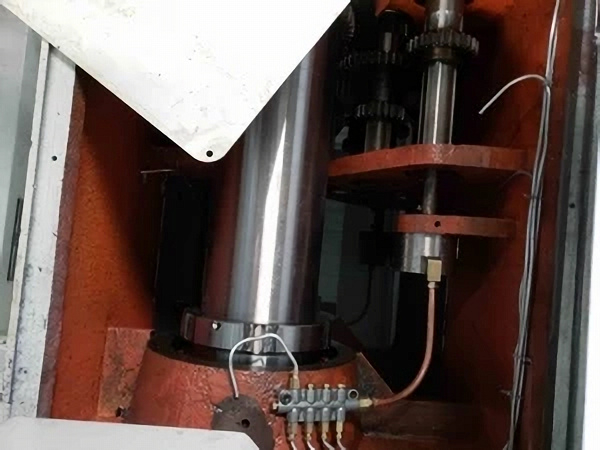 Токарный станок с ЧПУ КЕ56