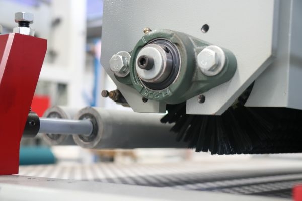 Автоматический рельефно-шлифовальный станок KDT PM7-1300/1000/650