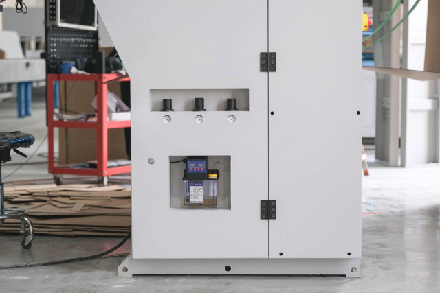 Автоматический рилевочно-резательный станок Beaver PACKMATIC Z-flat 12K