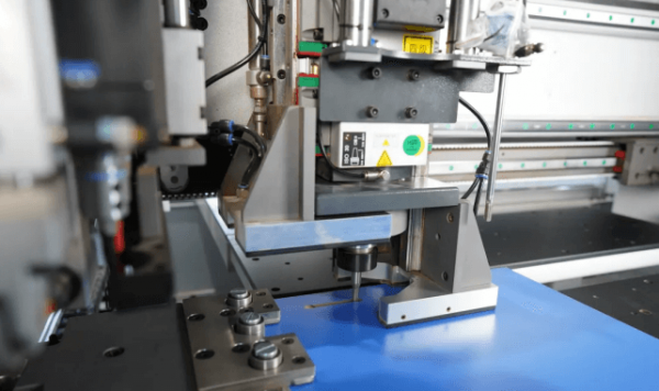 Сверлильно-присадочный центр с ЧПУ KDT KD-610NHZ