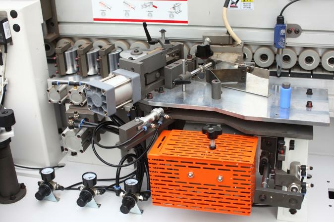 Двухсторонний кромкооблицовочный автоматический станок HOLD HD2621J