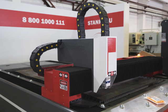 Оптоволоконная установка лазерного раскроя L1 PRO