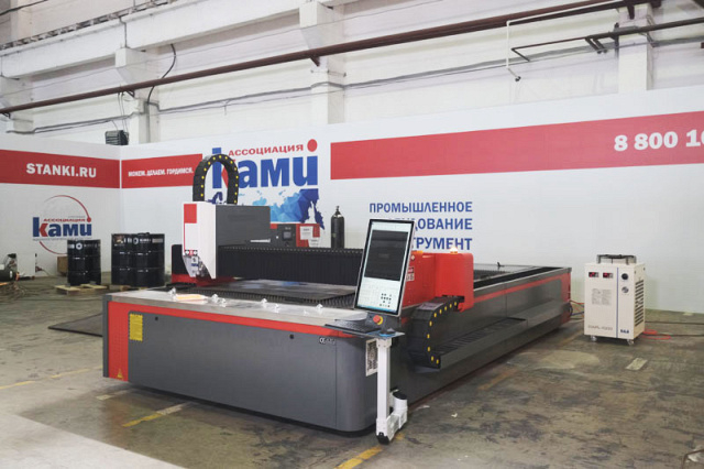 Оптоволоконная установка лазерного раскроя L1 PRO