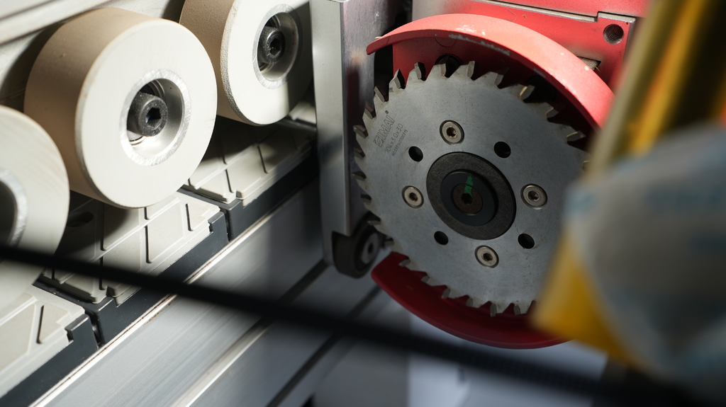 Кромкооблицовочный автоматический станок ALTESA ADVANTAGE 5000 EVO