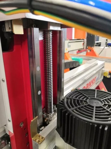 Фрезерный станок с ЧПУ Beaver 40AVLT8