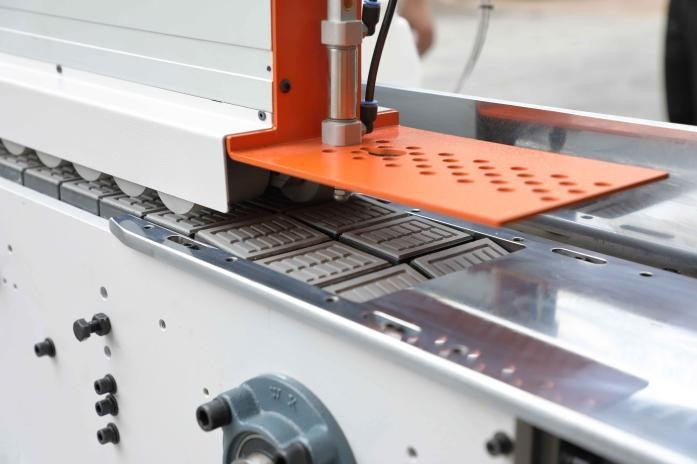 Кромкооблицовочный автоматический станок HOLD HD313