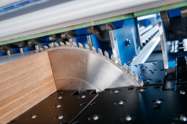 Форматно-раскроечный центр KDT KS-843D