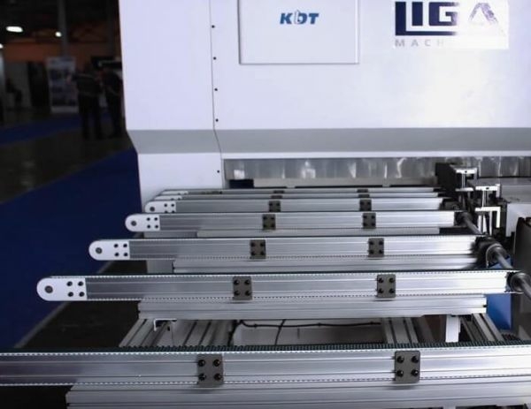 Сверлильно-присадочный центр с ЧПУ KDT KD-612KHS