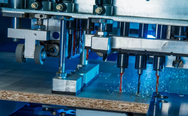 Автоматический сверлильно-присадочный центр с ЧПУ Beaver SWIFT ULTRA 6HE