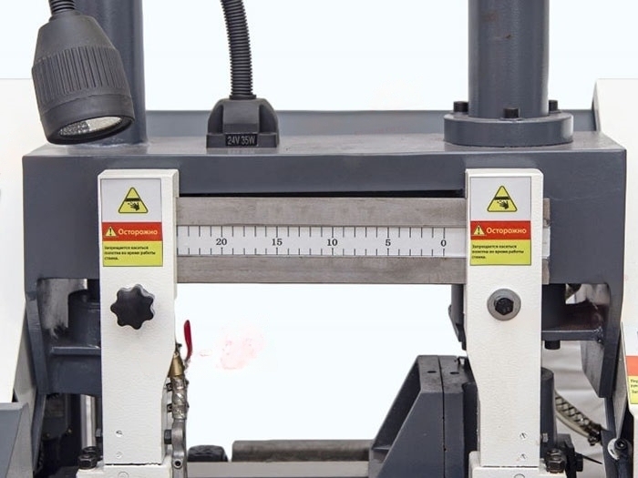 Полуавтоматический двухстоечный ленточнопильный станок G4230