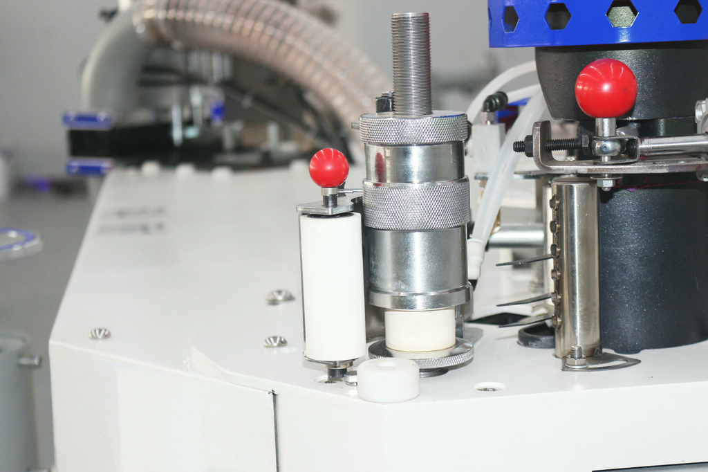 Полуавтоматический кромкооблицовочный станок DELTAMACHINERY DM-1000-3