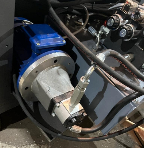 Полуавтоматический ленточнопильный станок IRONMAC CUT-350CSAF RUS