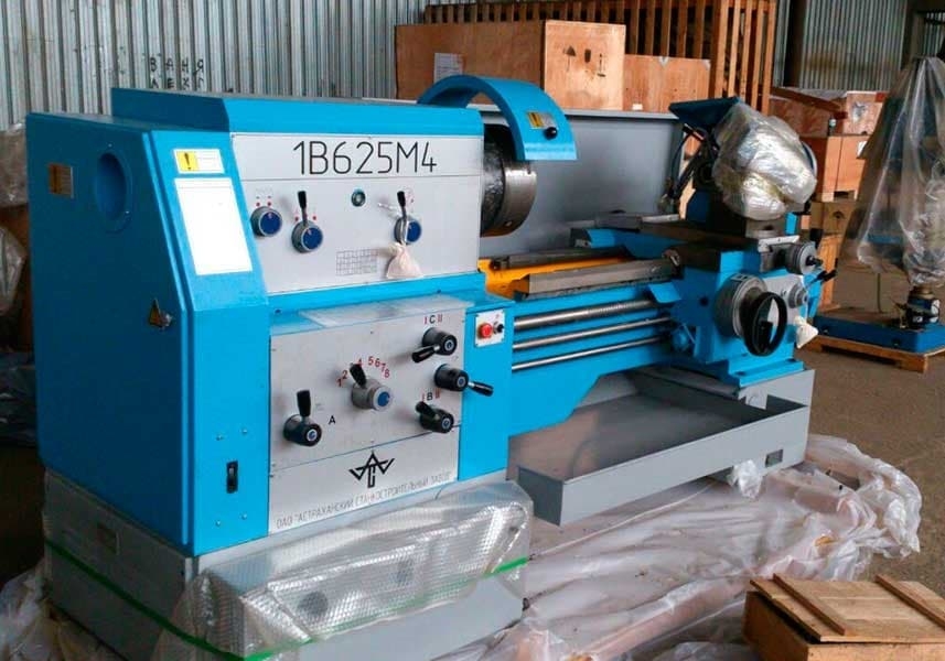 Универсальный токарный станок 1В625М4/2000