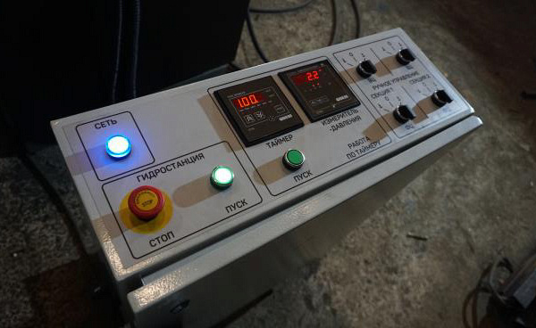 Пресс гидравлический для бруса IRONMAC Press 200/4 HM