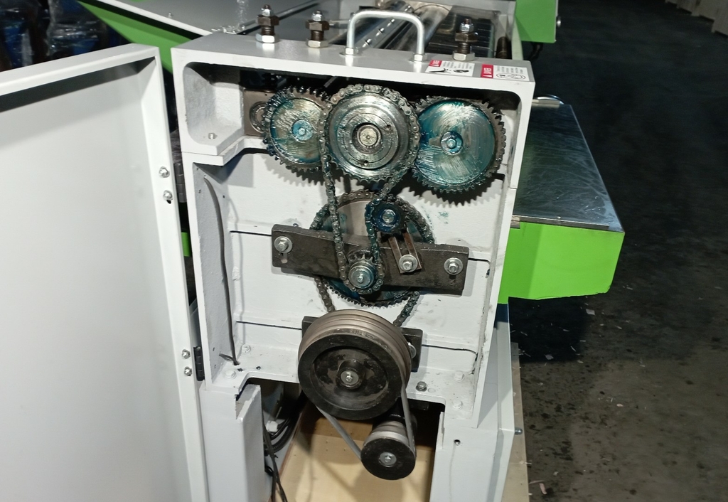 Рейсмусовый станок с электро подъёмом стола, ширина обработки 1000мм LTT МВ1010НL