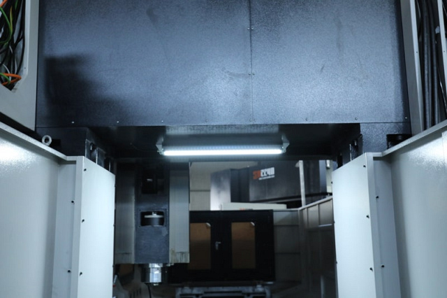 Портальный фрезерный центр KPM 1020