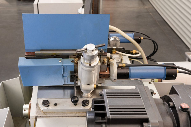 Бесцентрово-шлифовальный станок UCG-3015 NC