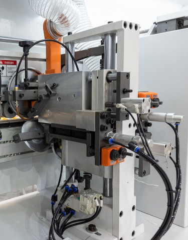 Автоматический кромкооблицовочный станок Excitech 536 UHQLP