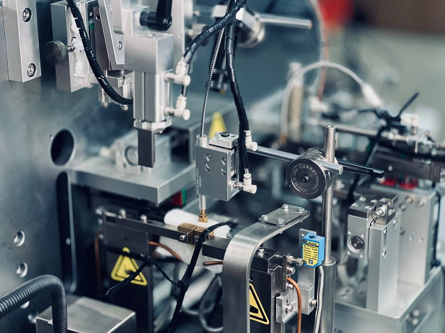 Автоматический станок для напайки твердосплавных пластин на зубья дисковых пил HZ800