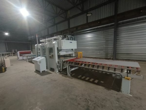 Линия прессования на базе проходного гидравлического горячего пресса Shanxi Quilin Machinery BY624х8/16