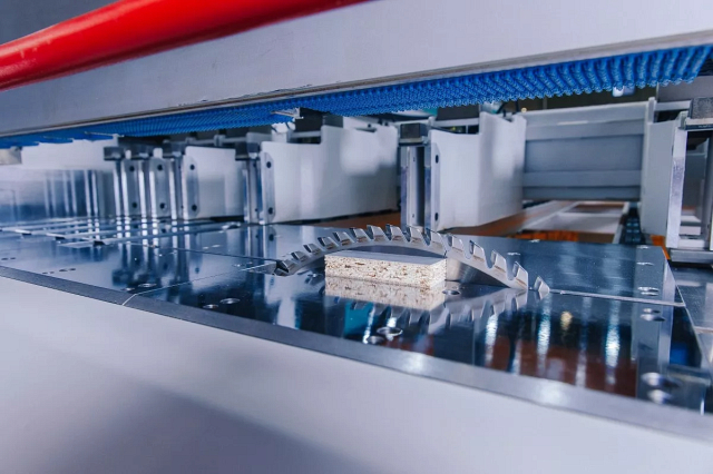 Форматно-раскроечный центр с ЧПУ Filato HP 330G