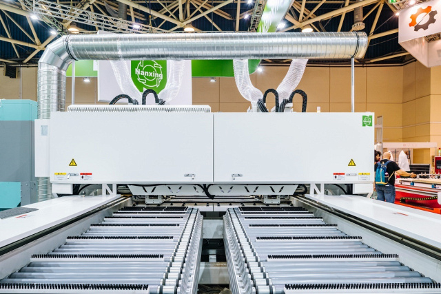 Сверлильно-присадочный центр с ЧПУ Nanxing ND712D