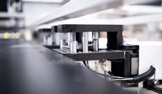 Автоматический сверлильно-присадочный центр с ЧПУ Beaver SWIFT ULTRA 6HE