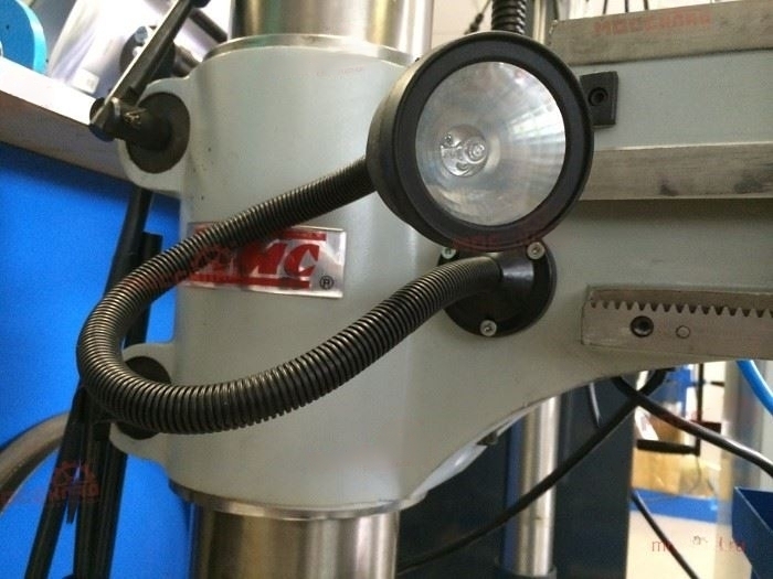 Радиально-сверлильный станок DM 20